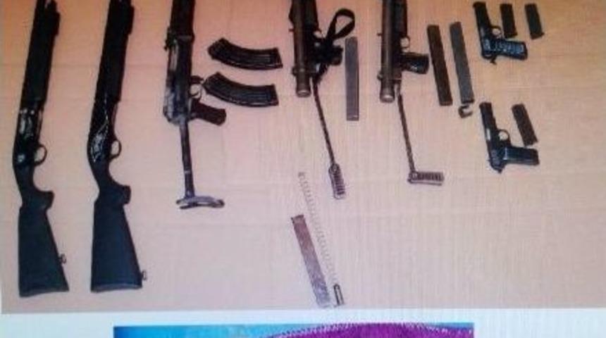 Evleri Cephanelik, Zanlılar Su&ccedil; Makinesi