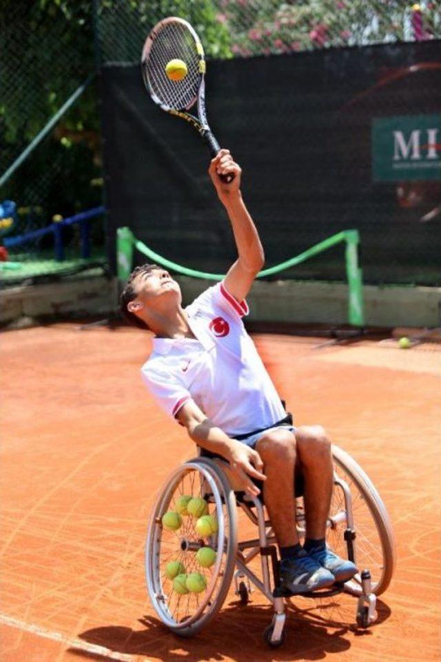 Oğuzhan, Tekerlekli Sandalye Dünya Şampiyonası'na Hazırlanıyor