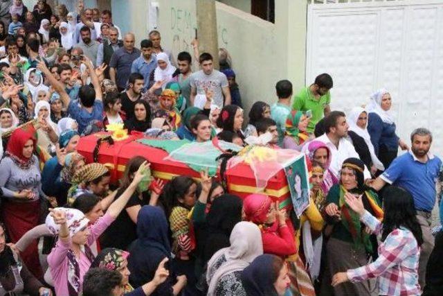 Rojava'da Öldürülen Kadın Pkk'lı, Nusaybin'de Toprağa Verildi