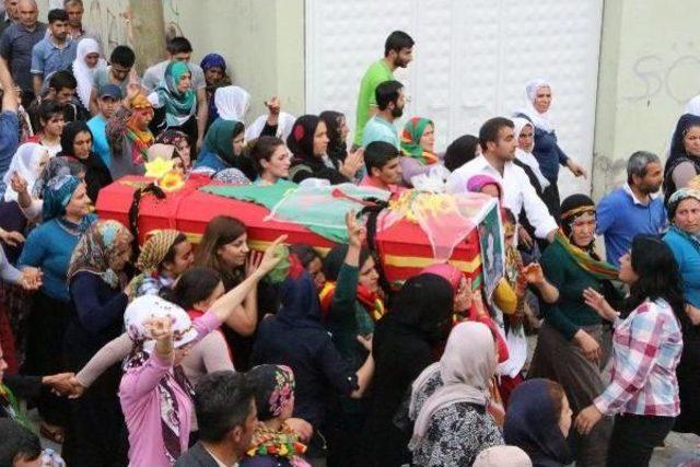 Rojava'da Öldürülen Kadın Pkk'lı, Nusaybin'de Toprağa Verildi