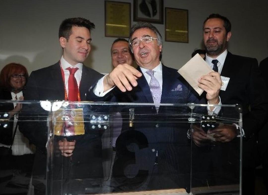 Galatasaray&rsquo;da Başkan Adayları Oy Kullandı