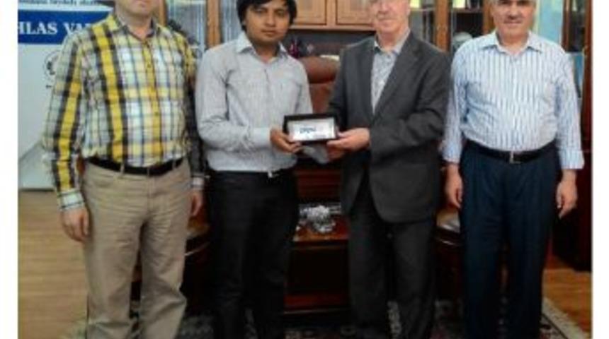 Endonezya&rsquo;nın &Uuml;&ccedil;&uuml;nc&uuml; B&uuml;y&uuml;k Stk&rsquo;sından İhlas Vakfına Ziyaret