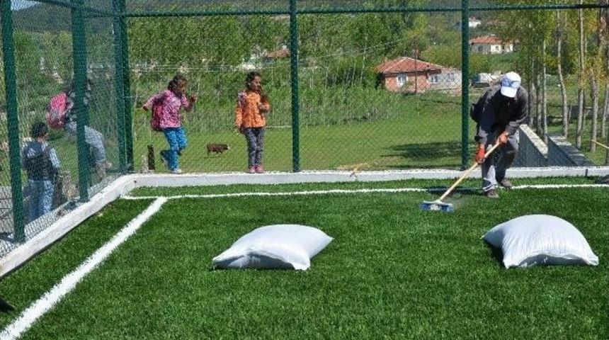 Boz&uuml;y&uuml;k&rsquo;e 2 Yeni Sentetik Saha Daha
