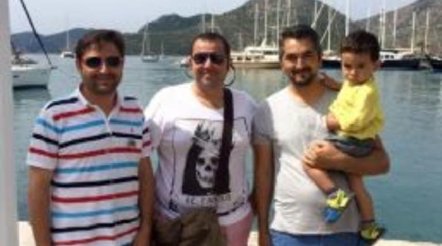 Ata Demirer &ldquo;d&ouml;rtnala&rdquo; Marmaris Tatilinde