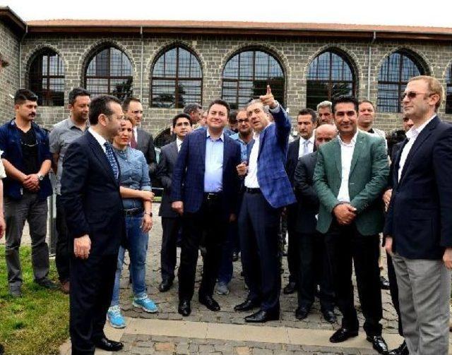 Babacan, Diyarbakır da İçkale yi Gezdi 1