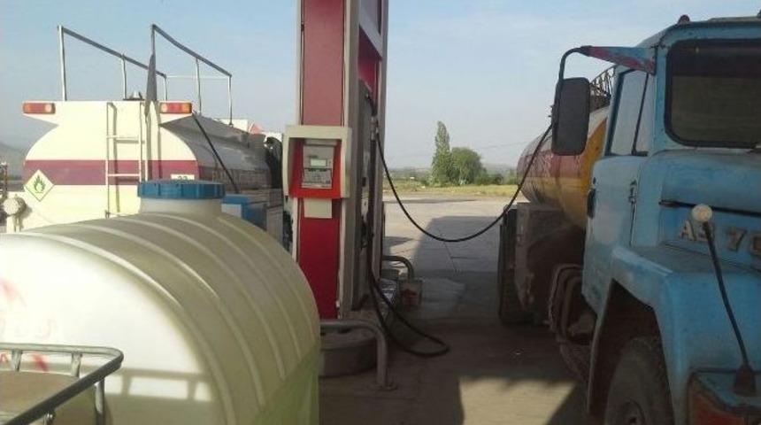 Elazığ&rsquo;da 16 Bin Litre Ka&ccedil;ak Akaryakıt Ele Ge&ccedil;irildi