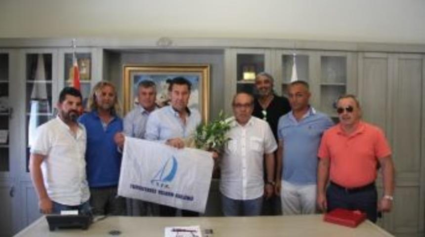 Turgutreis Yelken Kul&uuml;b&uuml; Y&ouml;netimi, Başkan Kocadon&rsquo;u Ziyaret Etti