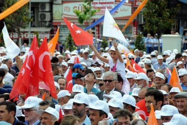 Başbakan Davutoğlu: Kılıçdaroğlu Kitap Okumayı Bilmez