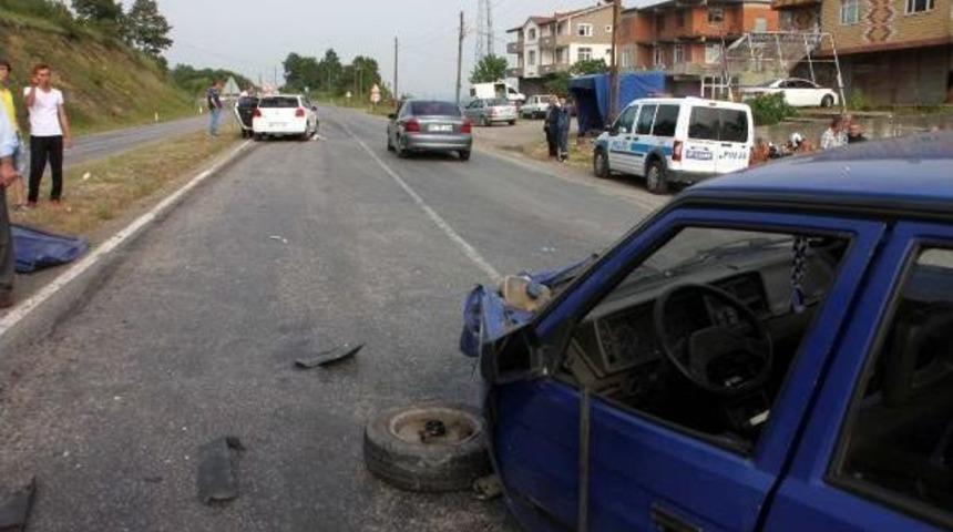 Zincirleme Kazada 2 Kişi Yaralandı