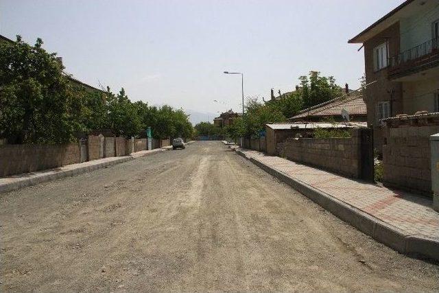 Erzincan Belediyesi Asfalt Ve Kaldırım &Ccedil;alışmalarına Hız Verdi 2