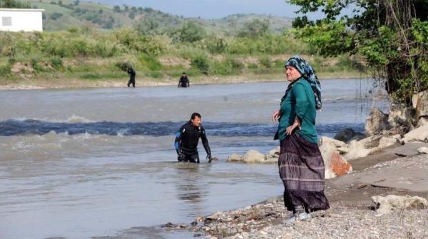 Kelkit &Ccedil;ayı'nda Kaybolan 9 Yaşındaki Ali Emre 8 G&uuml;nd&uuml;r Aranıyor