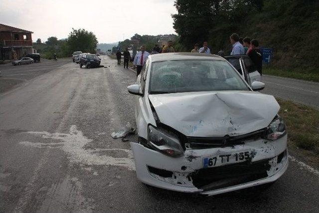 Kdz.ereğli’de Zincirleme Trafik Kazası: İki Yaralı