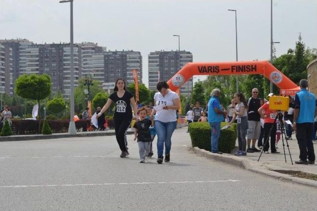 &rsquo;&uuml;&ccedil; Kuşak El Ele Oryantiring&rsquo; Yarışları Sona Erdi