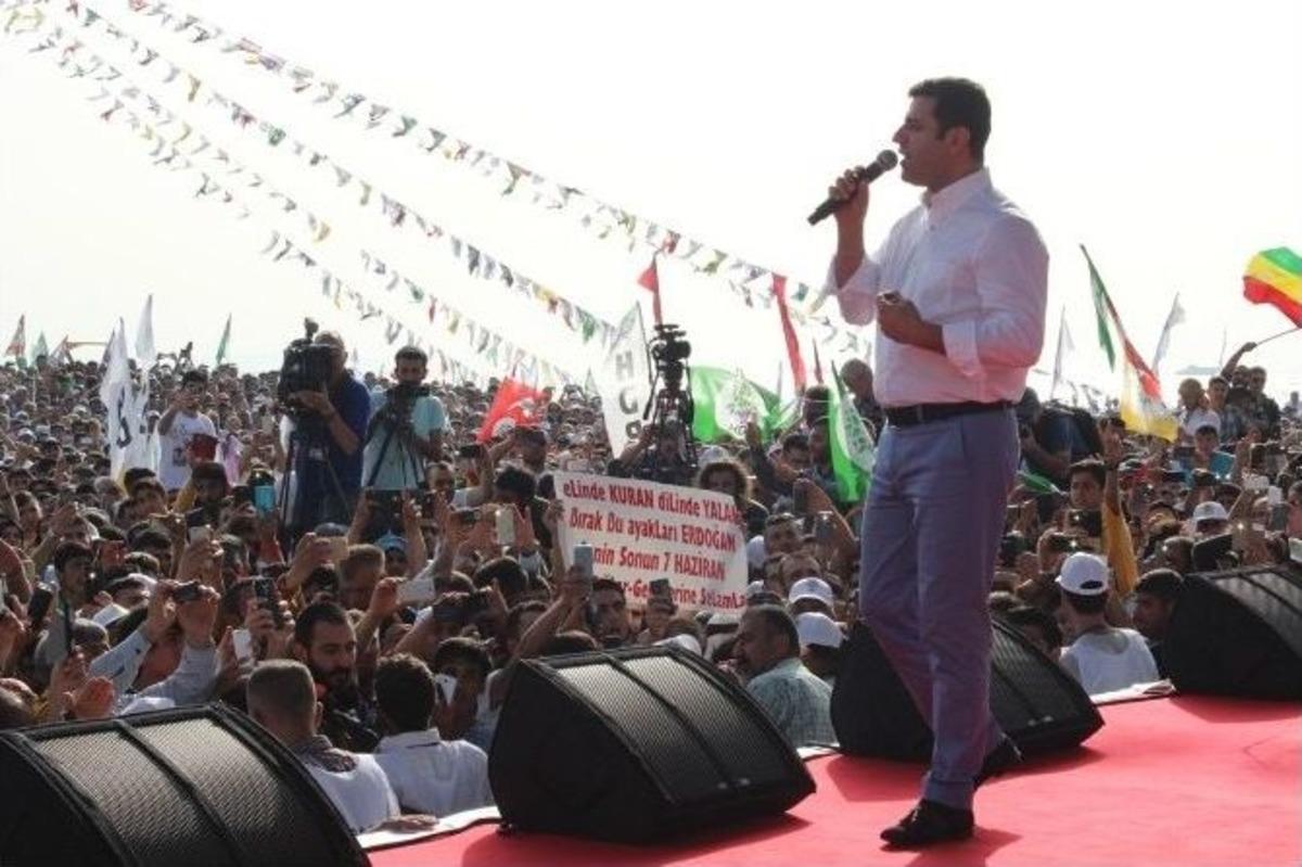 Hdp Eş Genel Başkanı Demirtaş İzmir&rsquo;de