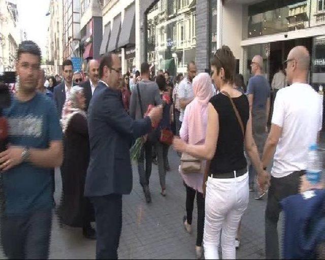 Sp Ve Bbp'den Taksim'de Sevgi Yürüyüşü