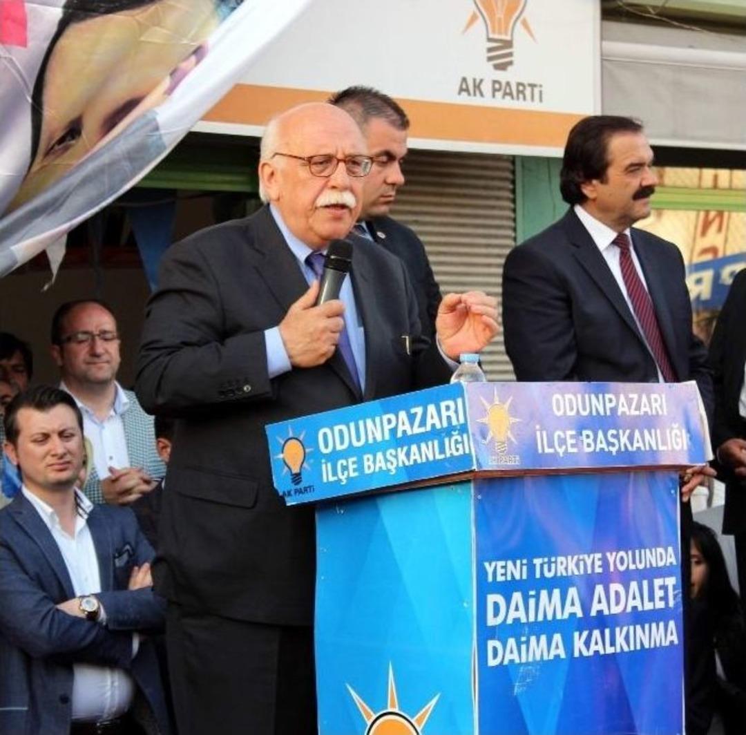 Bakan Avcı, 71 Evler Mahallesindeki Mitingde Halka Seslendi