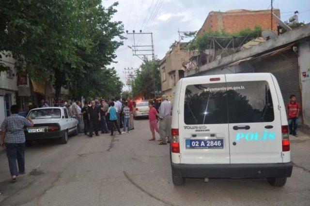 Adıyaman'da Ak Parti Minibüsüne Ateş Açıldı