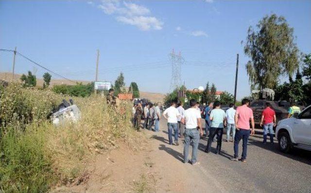 Cizre'de Boya Şişesi Atılan Zırhı Araç Devrildi: 4 Polis Yaralandı