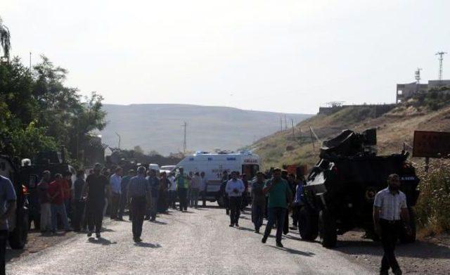 Cizre'de Boya Şişesi Atılan Zırhı Araç Devrildi: 4 Polis Yaralandı