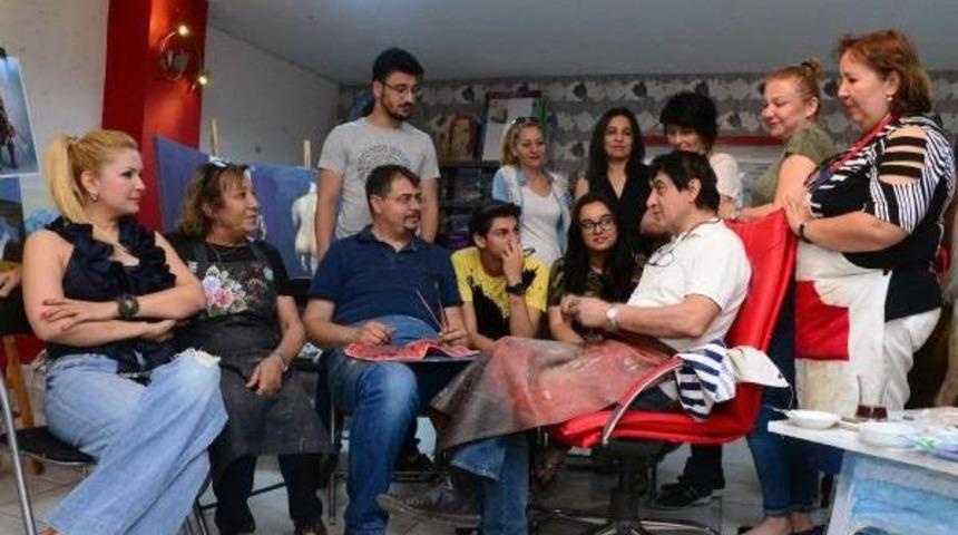 Ressam Eser Afacan: T&uuml;rkiye'de Sanat&ccedil;ı Sorunu Yok