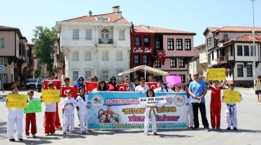 Minik Sporcular Obezite İ&ccedil;in Y&uuml;r&uuml;d&uuml;