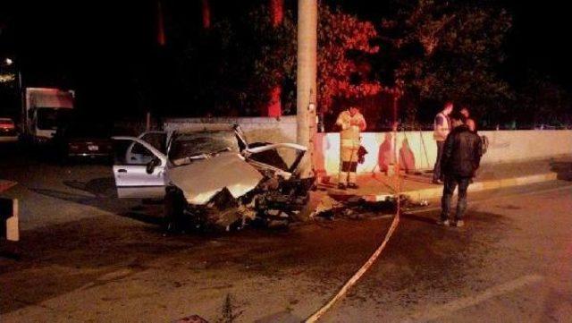 Alkoll&uuml; S&uuml;r&uuml;c&uuml; Kaza Yaptı: 2 Yaralı 2