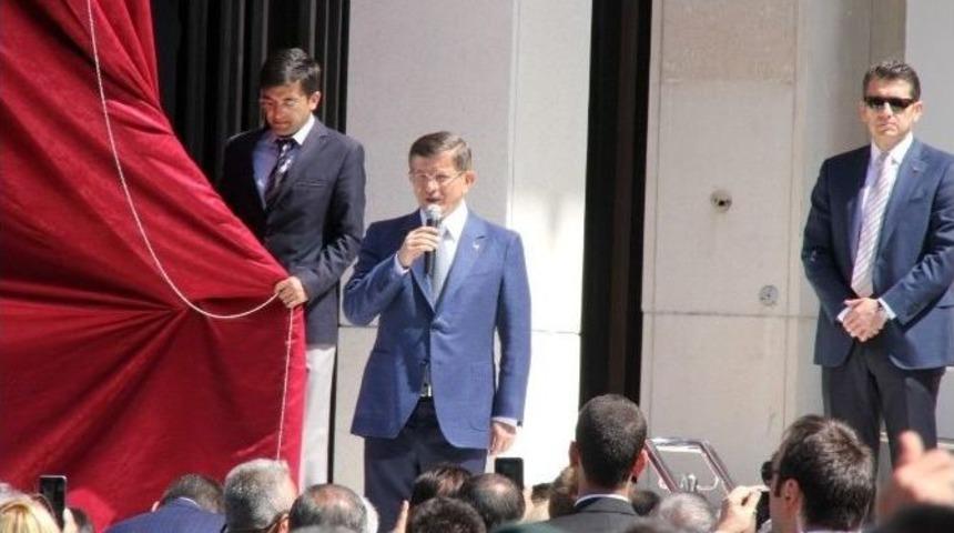 Başbakan Davutoğlu İzmir Başbakanlık Ofisi&rsquo;ni A&ccedil;tı