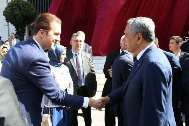 Başbakan Davutoğlu İzmir Başbakanlık Ofisi&rsquo;ni A&ccedil;tı 2