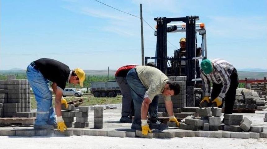 Meram Belediyesi 21 Ekiple &Ccedil;alışmalarını S&uuml;rd&uuml;r&uuml;yor