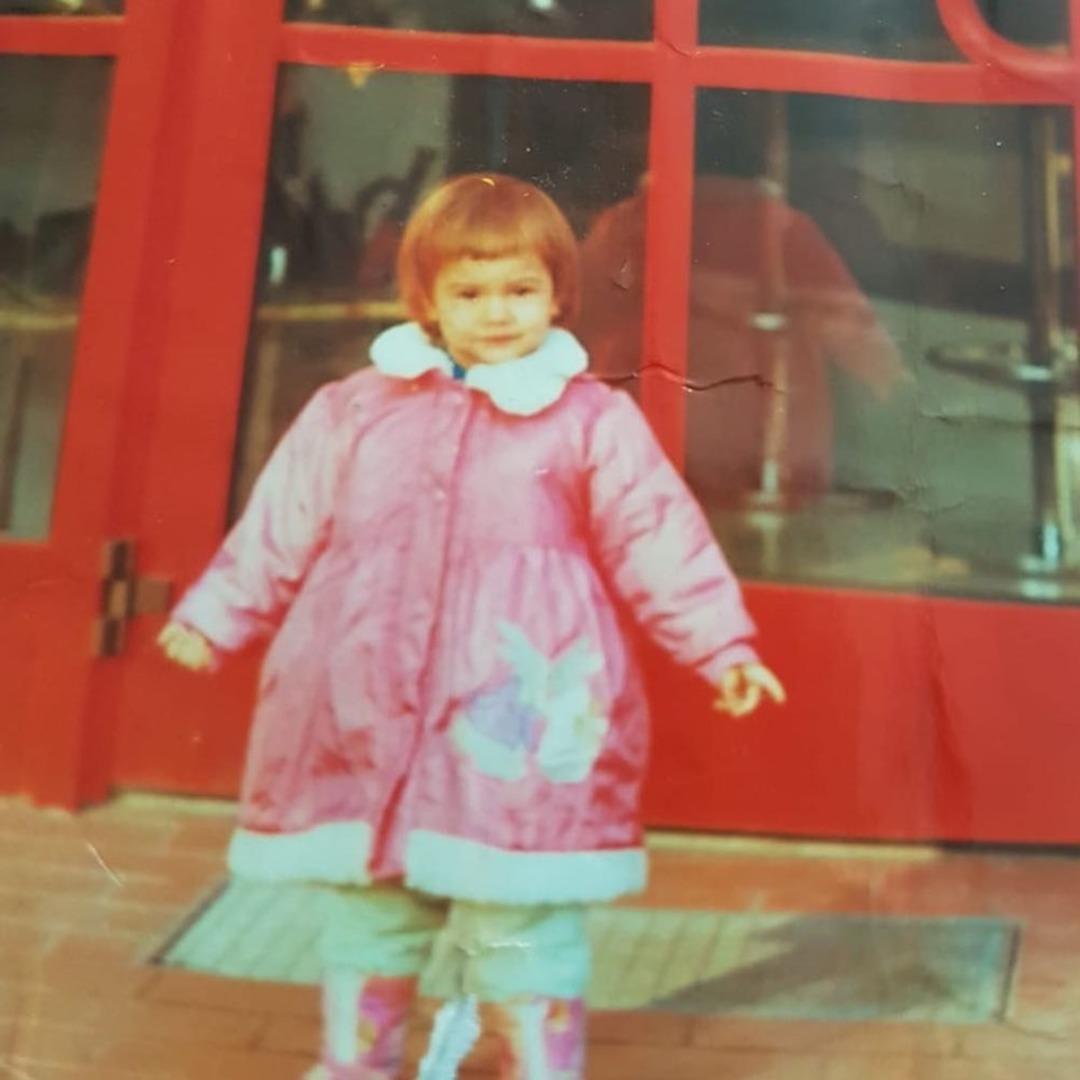 Demet &Ouml;zdemir: Bir kız vardı. Ufacık, tefecik bir kız