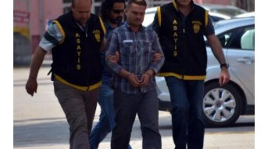 Suriyeliden Gasp Ettikleri Telefonu Satıp, Yemek Yemişler