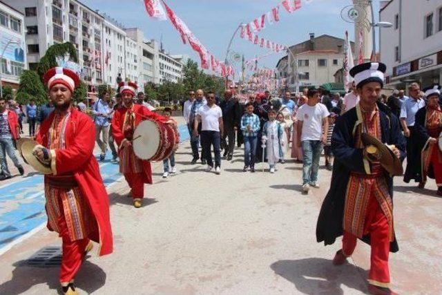 Mehteran Takımıyla Sünnet Olmaya Gitti