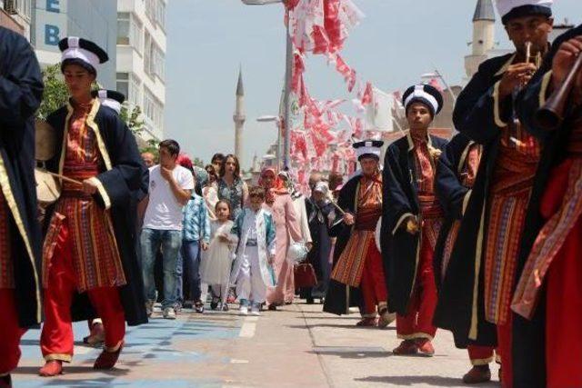 Mehteran Takımıyla Sünnet Olmaya Gitti