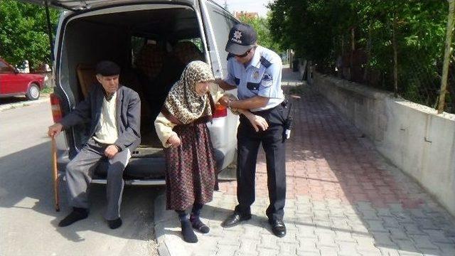 Bolu’da Çaresiz Yaşlı Çiftin İmdadına Polis Yetişti