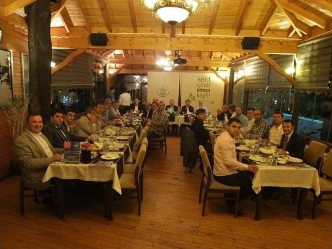 Sakarya D&uuml;ş&uuml;nce Ve Dayanışma Platformunda &ldquo; Yeni T&uuml;rkiye Ve Başkanlık Sistemi&rdquo; Konuşuldu