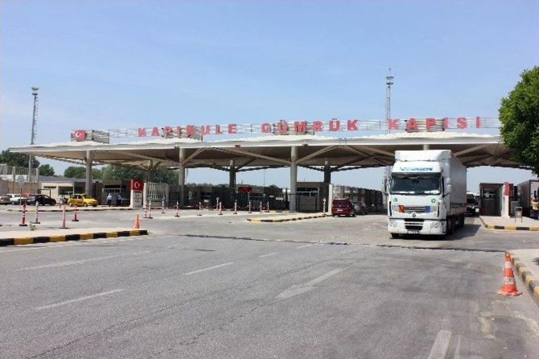 Kapıkule&rsquo;de &lsquo;&ccedil;ile&rsquo; Kuyruğu Uzadık&ccedil;a Uzuyor