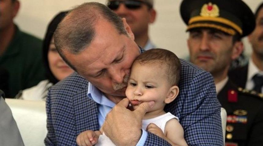 En K&uuml;&ccedil;&uuml;k Adaş