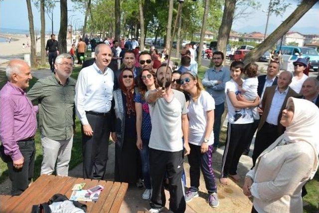 Numan Kurtulmuş, Piknik Yapan Ailelerle Bir Araya Geldi