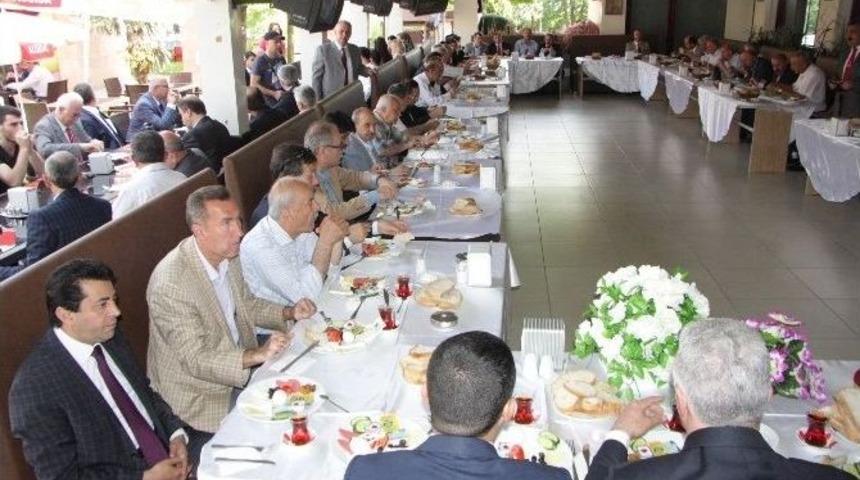 Zırhlıoğlu, Muhtarlarla Kahvaltıda Buluştu