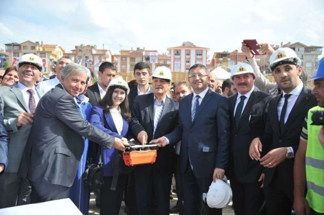 Yeni Okulun Temeli Atıldı