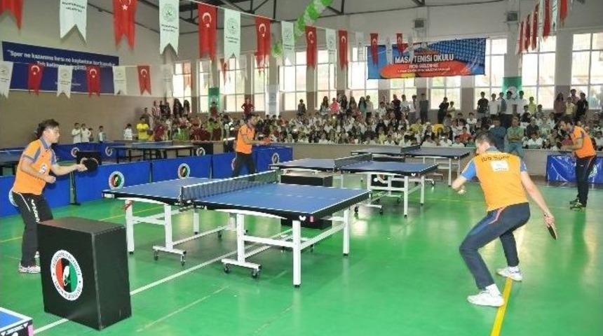 Gaziosmanpaşa Belediyesi Masa Tenisi Okulu A&ccedil;ıldı