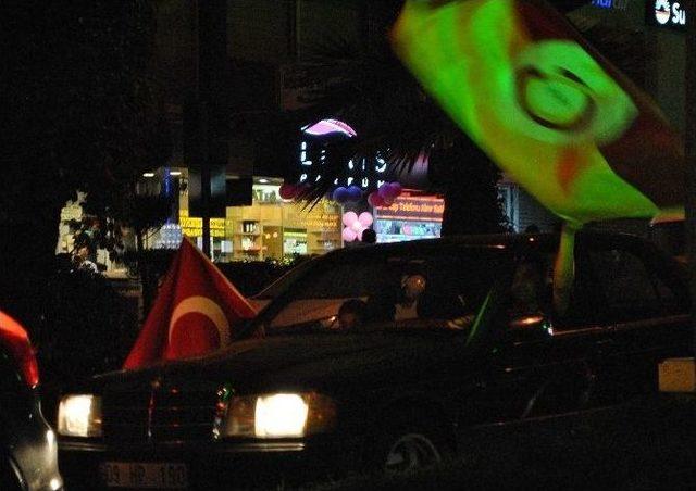 Aydın’da Galatasaray Taraftarları Sokaklara Döküldü