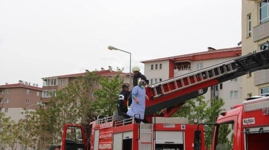 Hastanede Ger&ccedil;eğini Aratmayan Yangın Tatbikatı