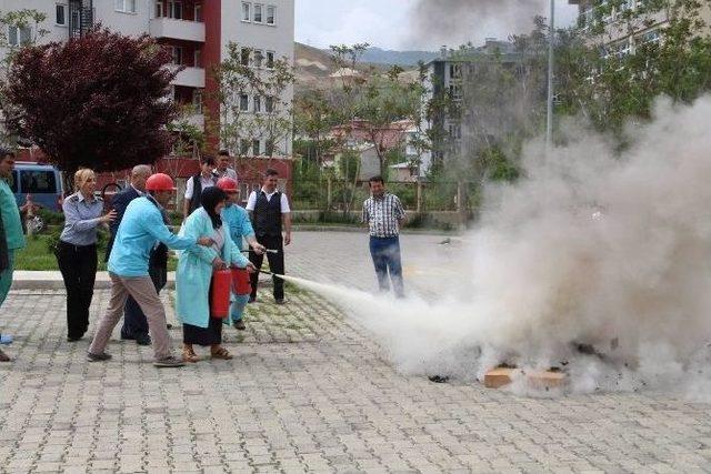 Hastanede Gerçeğini Aratmayan Yangın Tatbikatı