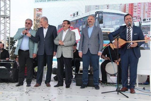 Bakan G&uuml;ll&uuml;ce, &ldquo;eyvallah Şahım&rdquo; T&uuml;rk&uuml;s&uuml;n&uuml; S&ouml;yledi 1