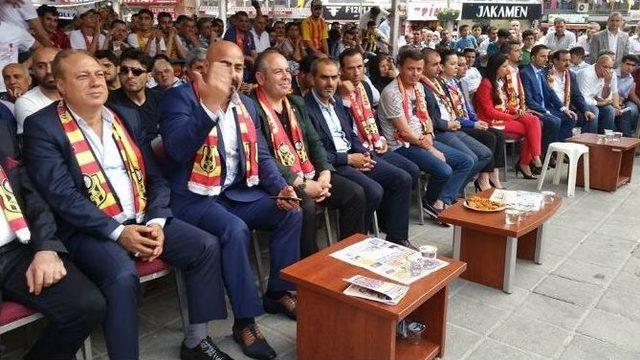 Yeni Malatyaspor Şampiyonluğu İstabul’da Kutladı