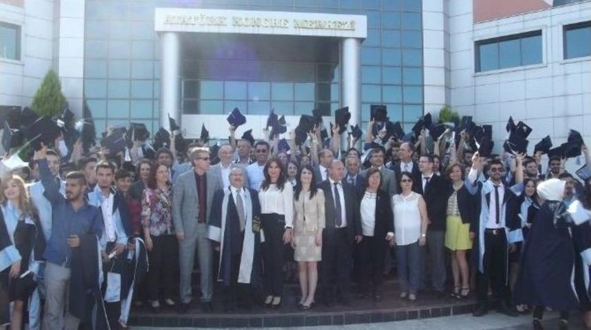 Aydın Meslek Y&uuml;ksekokulu Son Sınıf &Ouml;ğrencileri Kepleri Fırlattı