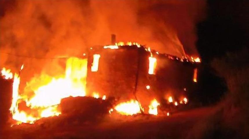 &Ccedil;ay Demlemek Isterken Evi Yaktı