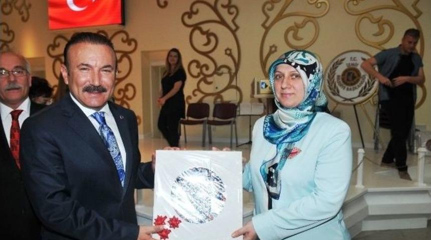 İzmek Kursiyerlerin Eserleri G&ouml;z Kamaştırıyor