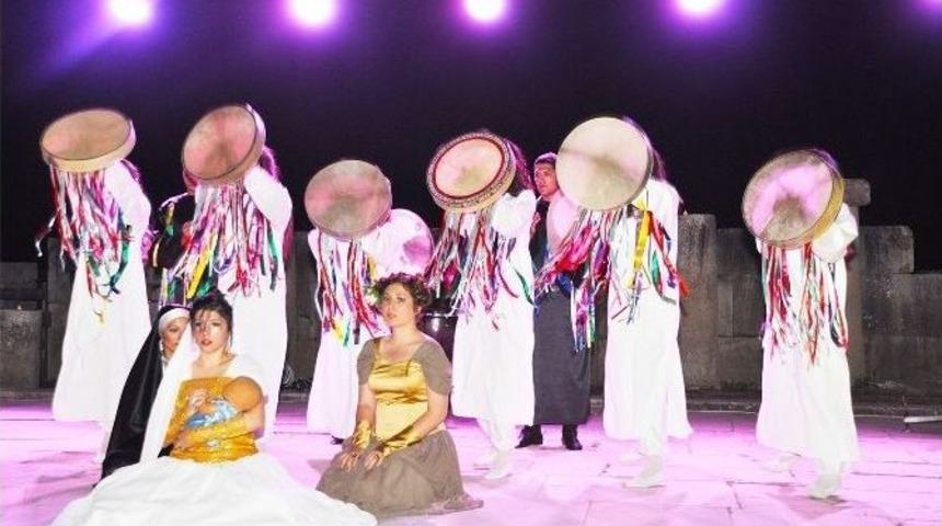 Antik Kentte M&uuml;zikal Tiyatro Keyfi